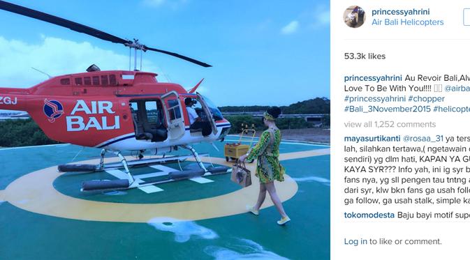 Syahrini naik helikopter dari Lombok ke Bali