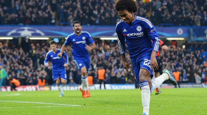 Pemain Chelsea  Willian merayakan gol ke gawang Dynamo Kiev pada lanjutan Liga Champion Grup G di Stadion Stamford Bridge, London, Rabu (4/11/2015) dini hari. Chelsea memang 2-1.  (AFP PHOTO / Glyn Kirk)