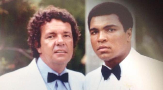 Muhammad Ali (kanan) dan manajernya, Gene Kilroy. (Mirror)