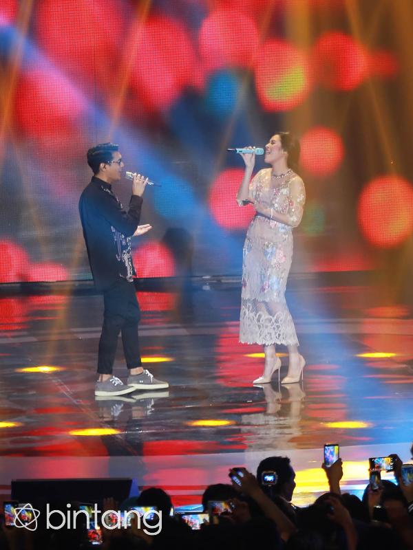 Raisa dan Afgan di Konser Jatuh Hati (Galih W. Satria/Bintang.com)