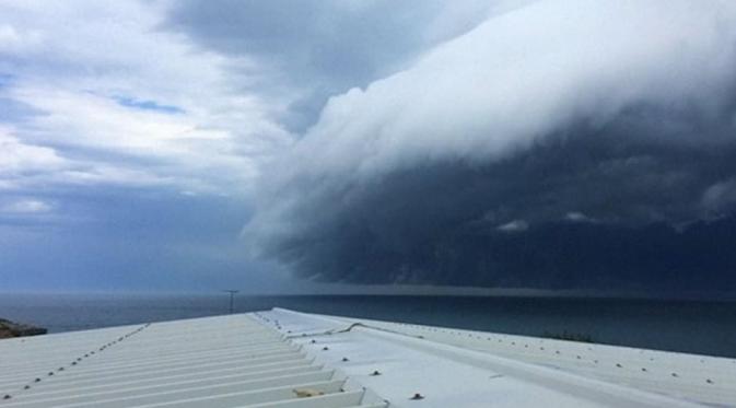 Awan Gelombang 'Tsunami' Muncul di Langit Sydney (Telegraph)
