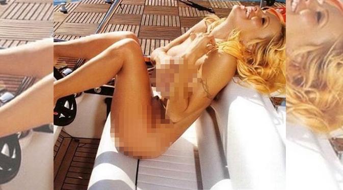 Pamela Anderson tampil bugil umumkan diri sembuh dari Hepatitis C. (foto: aceshowbiz)