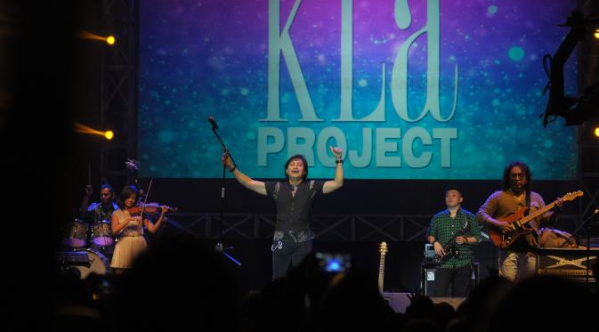 Kla Project manggung di The 90's Festival: Big Reunion, Sabtu (7/11/2015). (foto: Herman Zakharia/Liputan6.com) 