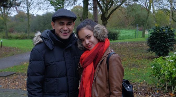 Michelle Ziudith dan Ramzi di lokasi syuting London Love Story. (foto: dok. Screenplay Productions)