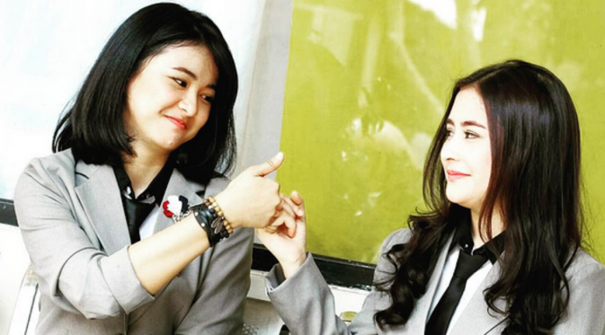 Prilly Latuconsina dan Adinda Azani di sinetron GGS Retruns. Foto: Instagram (@findo_hw)