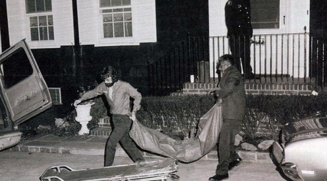 Rumah Amityville menjadi lokasi pembunuhan massal yang dilakukan Ronald DeFeo, Jr (murderpedia.org)