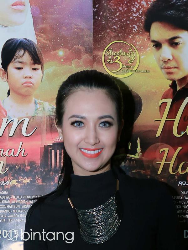Sylvia Fully, salah satu pemain utama film ‘Harim di Tanah Haram’. (Galih W. Satria/Bintang.com)