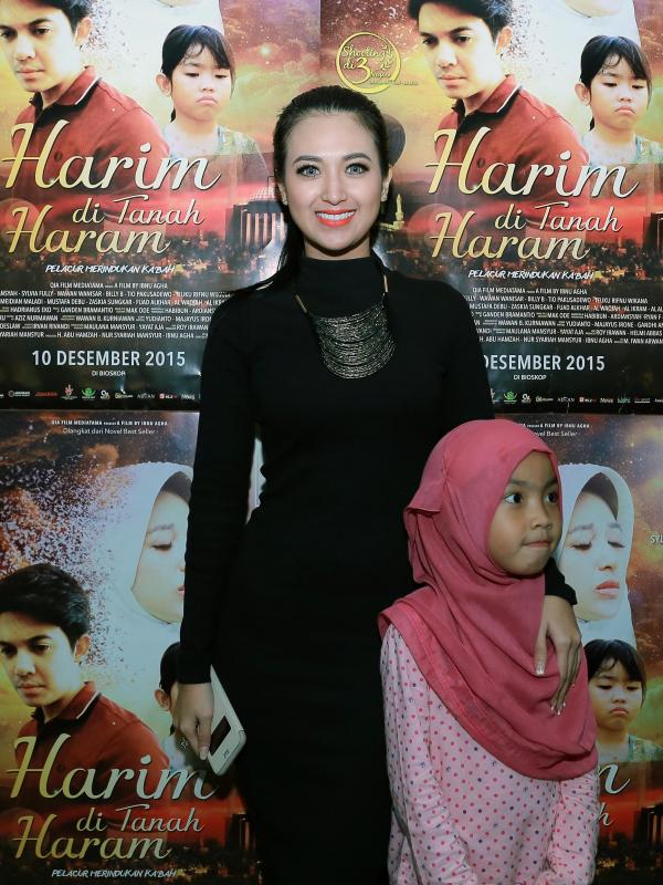 Sylvia Fully di preskon film Harim di Tanah Haram (Galih W. Satria/bintang.com)