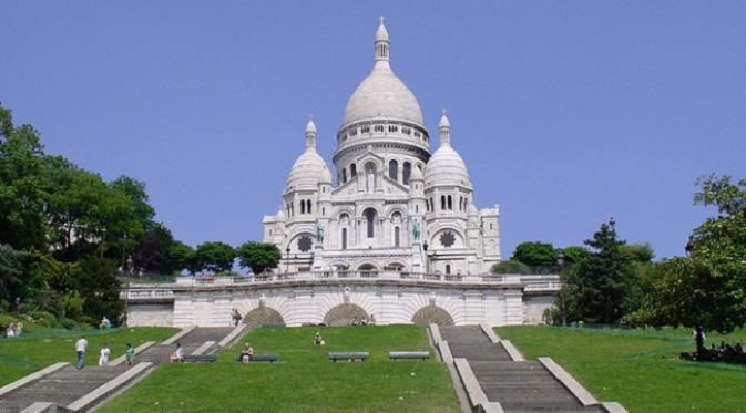  Sacre-Coeur (sumber. touropia.com)