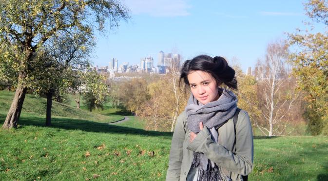 Gaya Michelle Ziudith di syuting hari ketujuh London Love Story. (foto: dok. Screenplay)