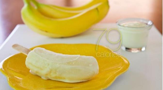 Pisang + yogurt low-fat plain. (Via: webmd.com)