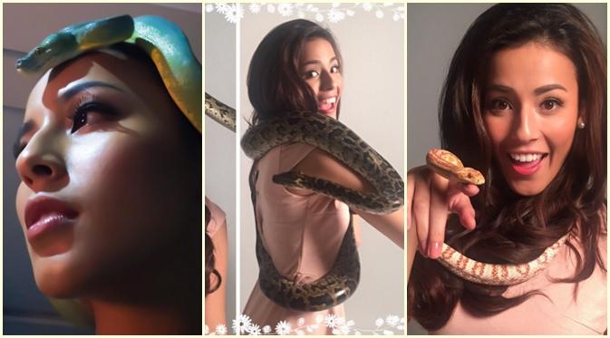 Nina Kozok berpose dengan ular. (Instagram @ninakozok)