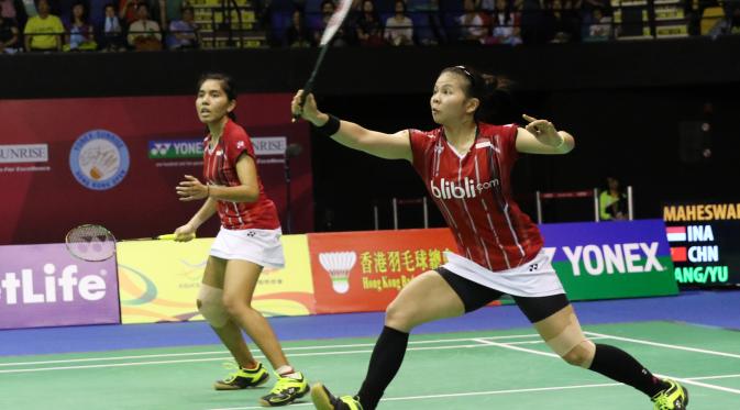 Langkah ganda putri Indonesia Greysia Polii/Nitya Krishinda Maheswari terhenti di semifinal Hong Kong Open Super Series 2015, Sabtu (21/11/2015). (Liputan6.com/Humas PP PBSI)