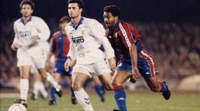 Romario cetak hattrick ke gawang Real Madrid di El Clasico musim 1993/94 (barcelona.com)