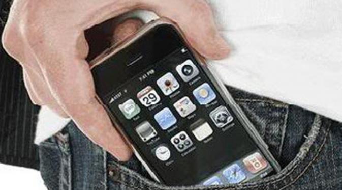 Awas! Jangan Simpan 'Smartphone'mu di Jok Motor| via: ridermatrix.wordpress.com