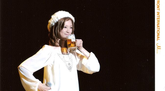 Hitomi Yoshizawa, mantan member Morning Musume. (hello-online.org)