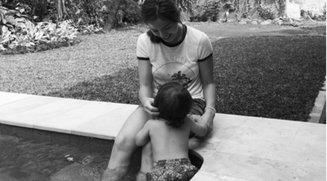 Jessica Iskandar menikmati perannya sebagai ibu tunggal [foto: instagram/jedarcantik]