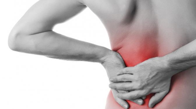 Nyeri punggung hebat dan ketidaknyamanan pada anggota tubuh lain. (Via: akademia-zdrowia.pl)