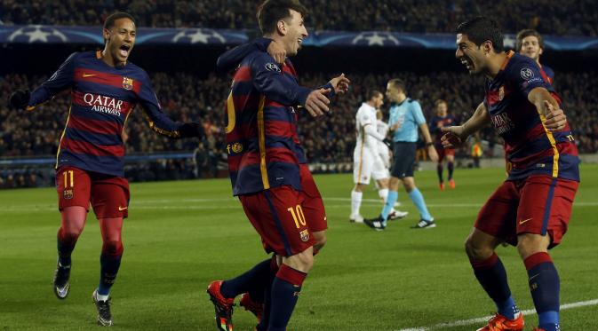 Pemain Barcelona rayakan gol Lionel Messi (AFP)