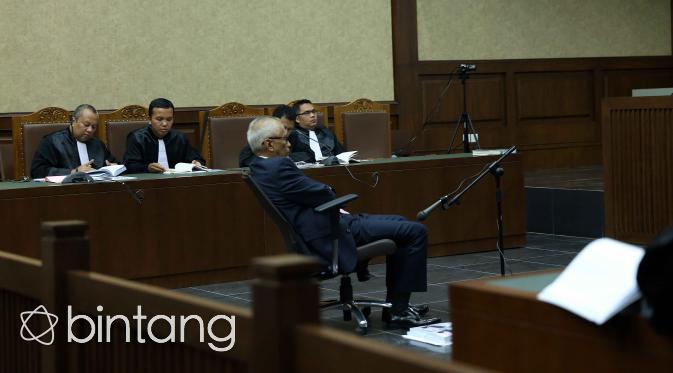 Sidang lanjutan OC Kaligis di Pengadilan Tipikor, Jakarta Pusat pada Rabu (25/11/2015) (Nurwahyunan/Bintang.com)