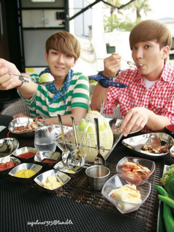 Ryeowook dan Leeteuk `Super Junior `