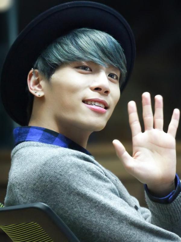 Jonghyun SHINee (via koreaboo.com)