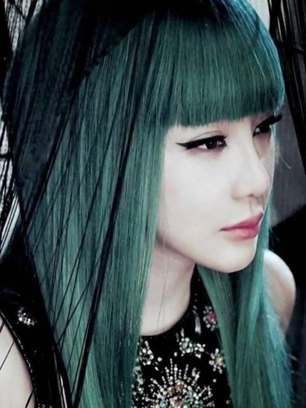 Park Bom 2NE1 (via koreaboo.com)