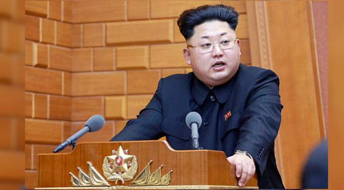 Para pria di Korea Utara telah diperintahkan untuk memiliki rambut tidak lebih dari 2 cm dengan mengikuti gaya rambut pemimpin mereka Kim Jong-un. (Telegraph)