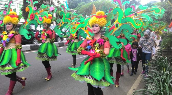 Karnaval meramaikan festival bunga dan buah di Bogor (Achmad Sudarno/Liputan6.com)