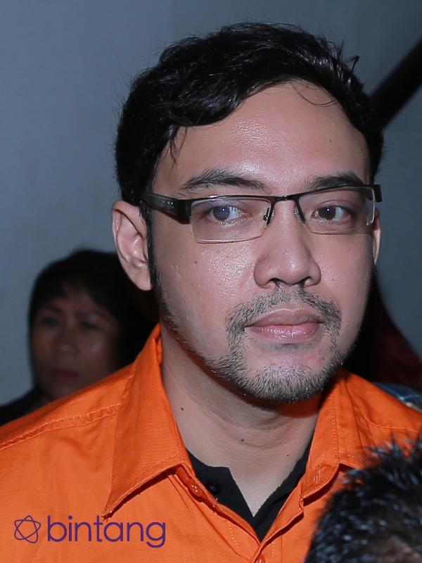Sandy Tumiwa pasrah mendekam di penjara lantaran kasus invenstasi bodong yang menjeratnya. (Galih W. Satria/Bintang.com)