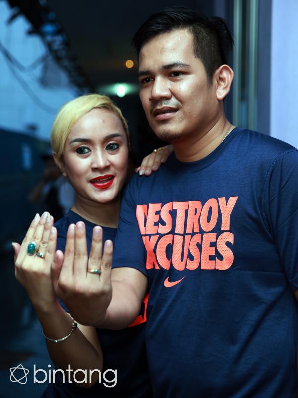 Lia Ladistya dan suami (Deki Prayoga/Bintang.com)