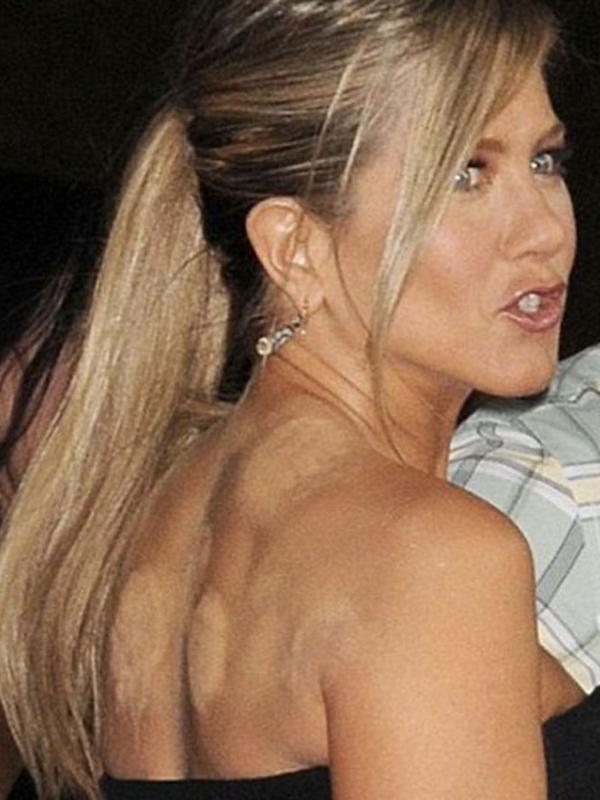 Jennifer Aniston (via lolwot.com)