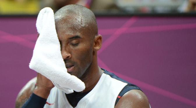 Ekspresi Kobe Bryant saat memperkuat AS melawan Nigeria dalam laga basket Olimpiade London 2012, (2/8/2012). (AFP/Mark Ralston)