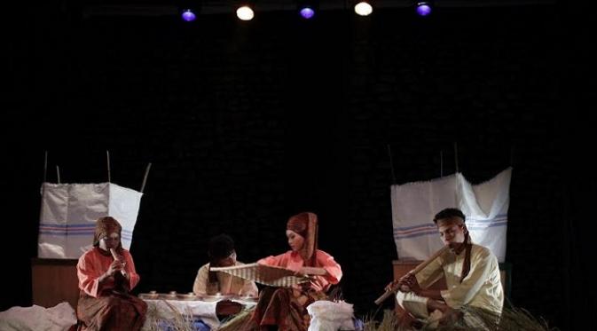 Instrumen, syair, dan dendang tradisi dari Taeh, Kabupaten Limo Puluah Koto, memang identik dengan urusan percintaan