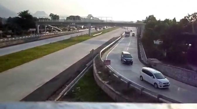 Sering Terjadi Kecelakaan, Tol Cipali Jadi Jalanan Paling Angker | via: i.ytimg.com