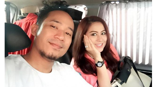Denny Cagur dan istri, Shanty Widiastuti [Foto: Instagram]