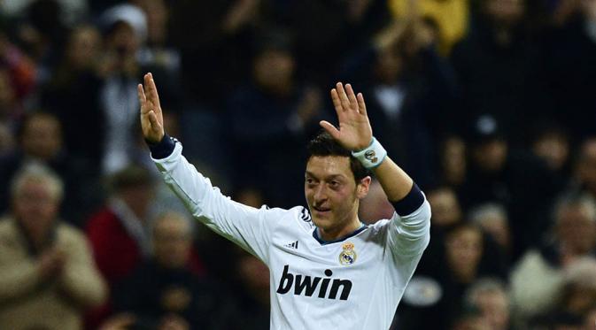 Mesut Ozil saat masih berseragam Real Madrid. Dia jadi salah satu idola di sana. (AFP/Javier Soriano)