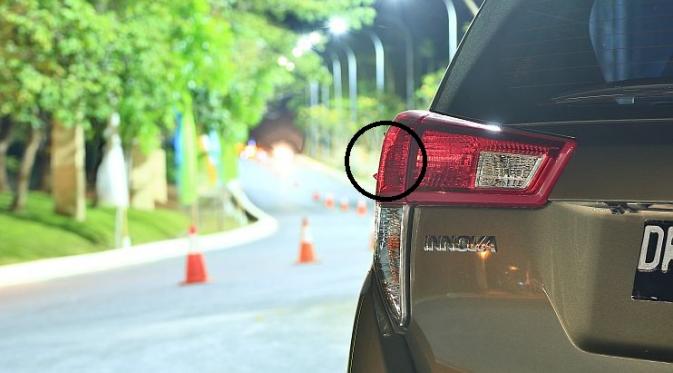 Jika Anda perhatikan, all new Toyota Kijang Innova tidak hanya memiliki sirip di atap belakang 