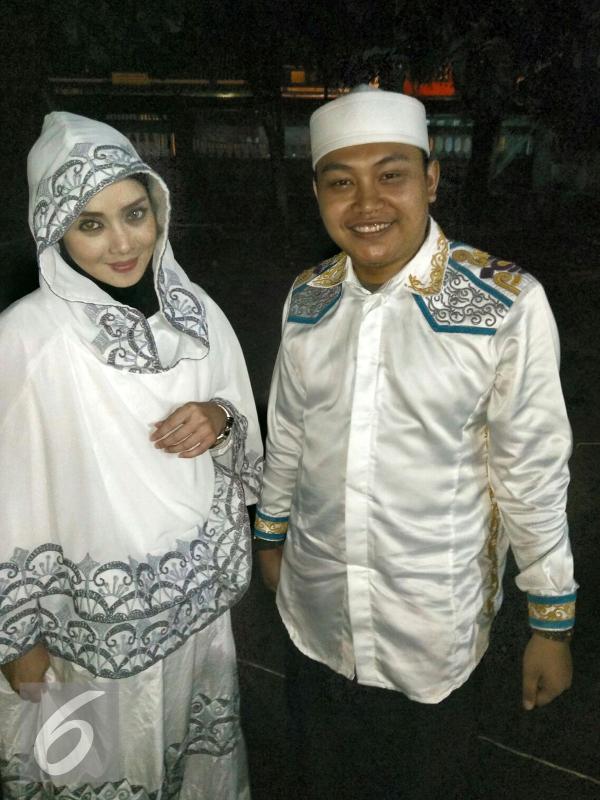 Terry Putri dan Ustad Aji Fauziana Ridwan.