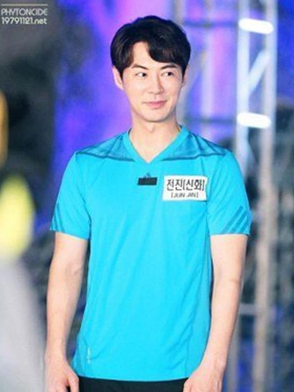 Jun Jin Shinhwa (via koreaboo.com)