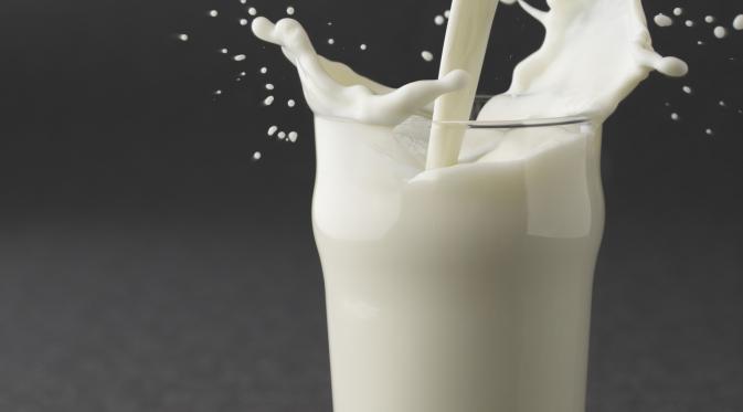 Minum susu bisa jadi salah satu penyebab yang meningkatkan risiko terserang parkinson.