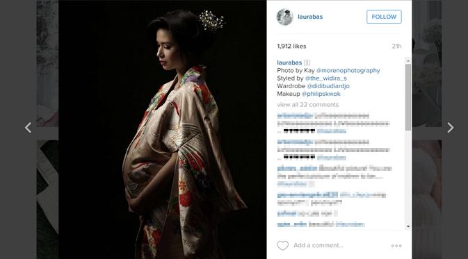Laura Basuki memperlihatkan foto kehamilannya. (foto: instagram.com/laurabas)