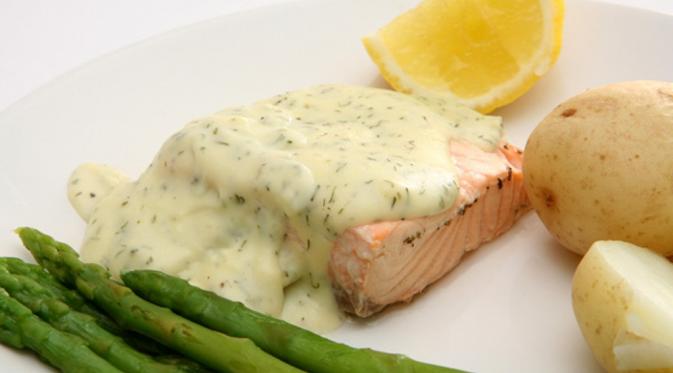 Salmon. Seekor salmon dengan tulang menawarkan 212 mg kalsium. (Via: indiatimes.com)