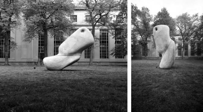Tugu batu McKnelly didirikan di halaman depan MIT pada musim semi lalu oleh murid dari kelas Megalithic Robotics. (foto: Fast Co. Design)