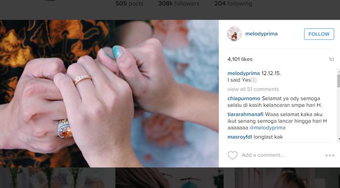 Melody Prima memperlihatkan kebahagiaan saat lamaran pada 12 Desember 2015. (foto: instagram.com/melodyprima)