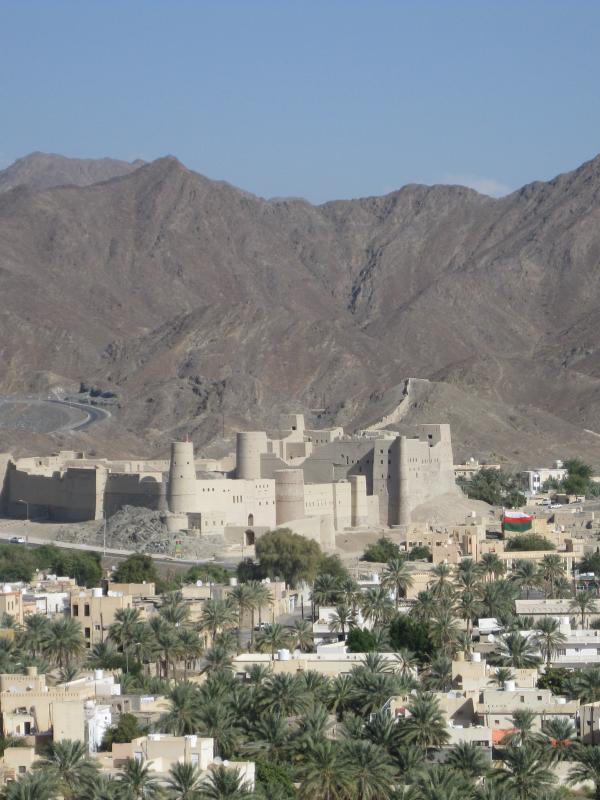 Kota Bahla di Oman. Foto: via paulinenunan.wordpress.com
