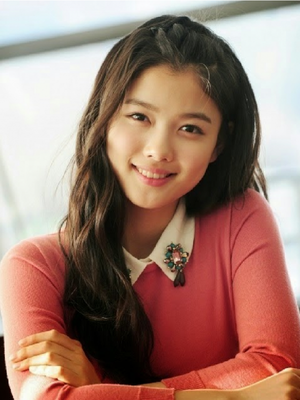 Kim Yoo Jung dikenal sebagai salah satu bintang cilik yang menggemaskan