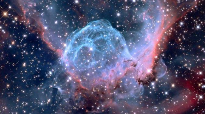 3 Januari 2015. Nebula ini bernama Thor's Helmet. (Via: time.com)