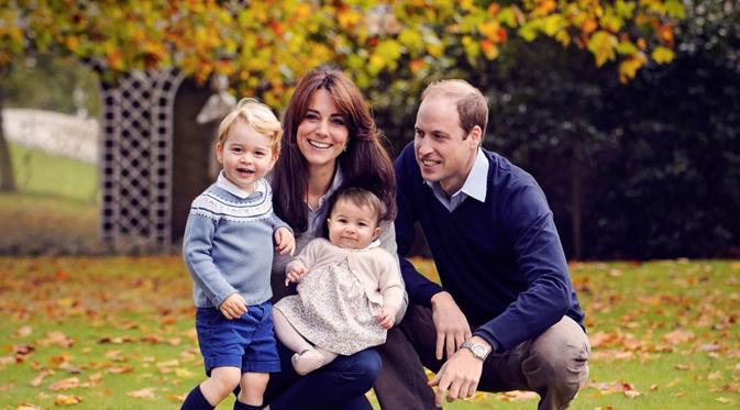 Foto keluarga Pangeran William yang baru saja dirilis untuk perayaan Natal. (foto: usmagazine)