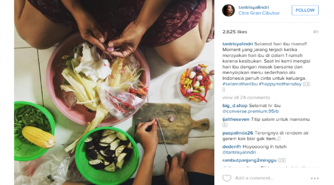 Tantri `Kotak` Rayakan Hari Ibu dengan Masak Bersama Ibunda Dirumah [foto: instagram/tantrisyalindri]